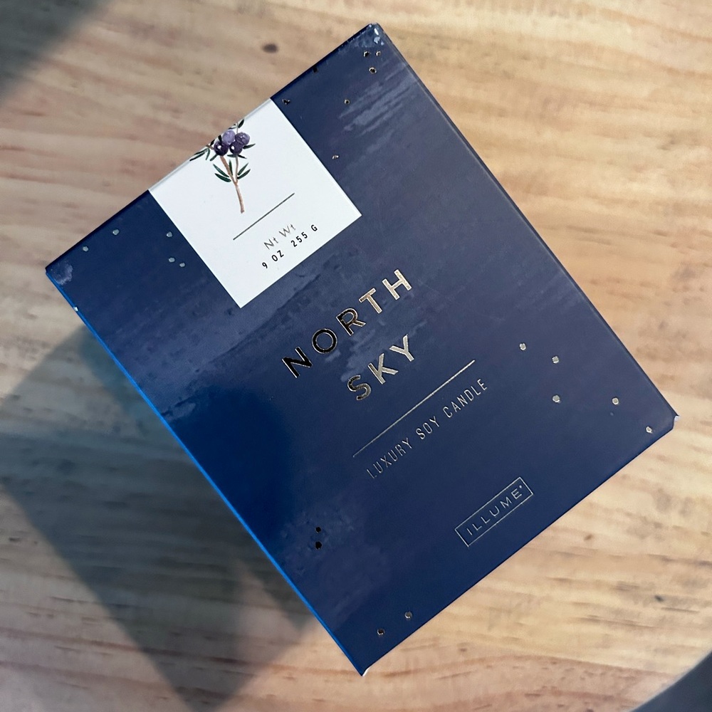 Illume north sky candle